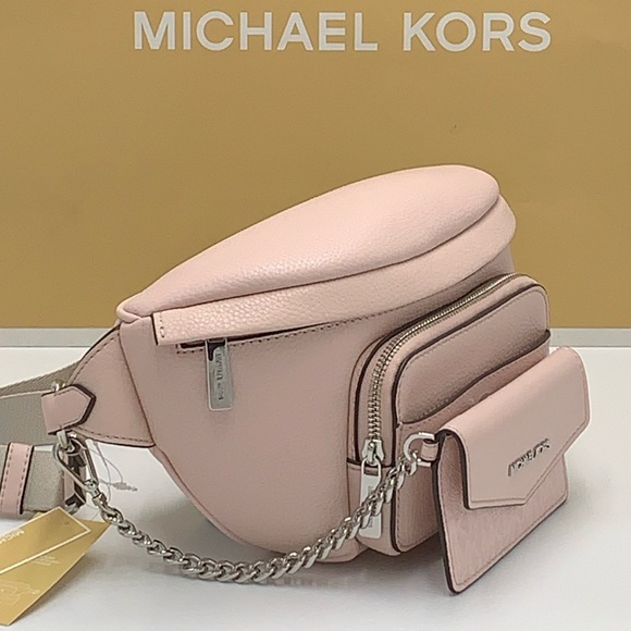 MICHAEL KORS
Maisie Large Pebbled Leather 2-in-1 Sling Pack
Lgt Powder Blush
NWT - Picture 3 of 16